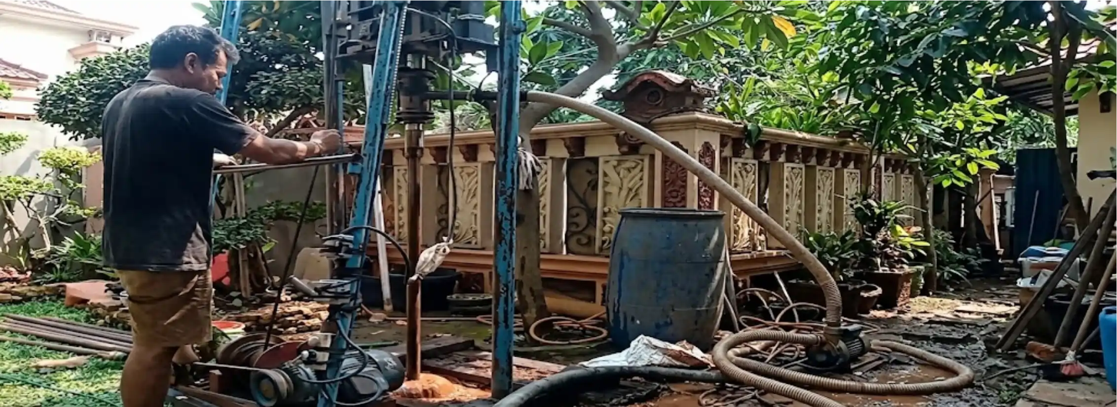 Pekerjaan lapangan bor sumur